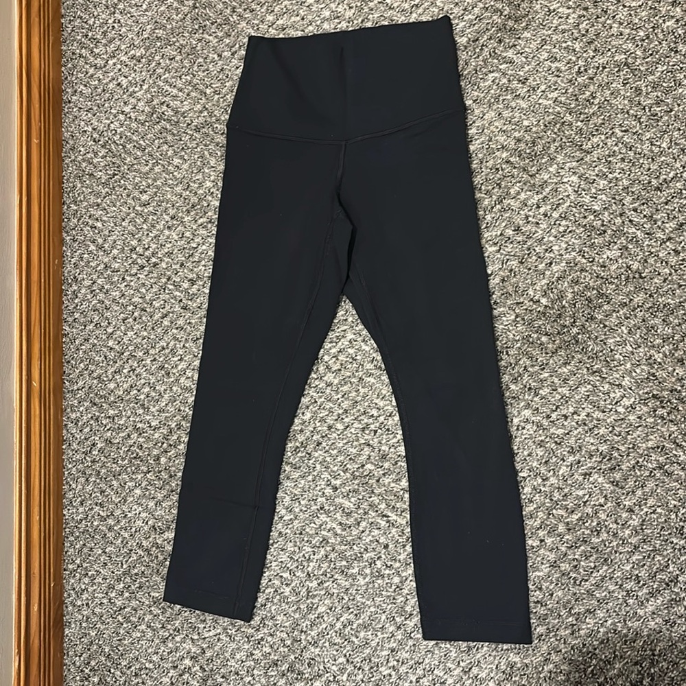 Lululemon wonder under crop